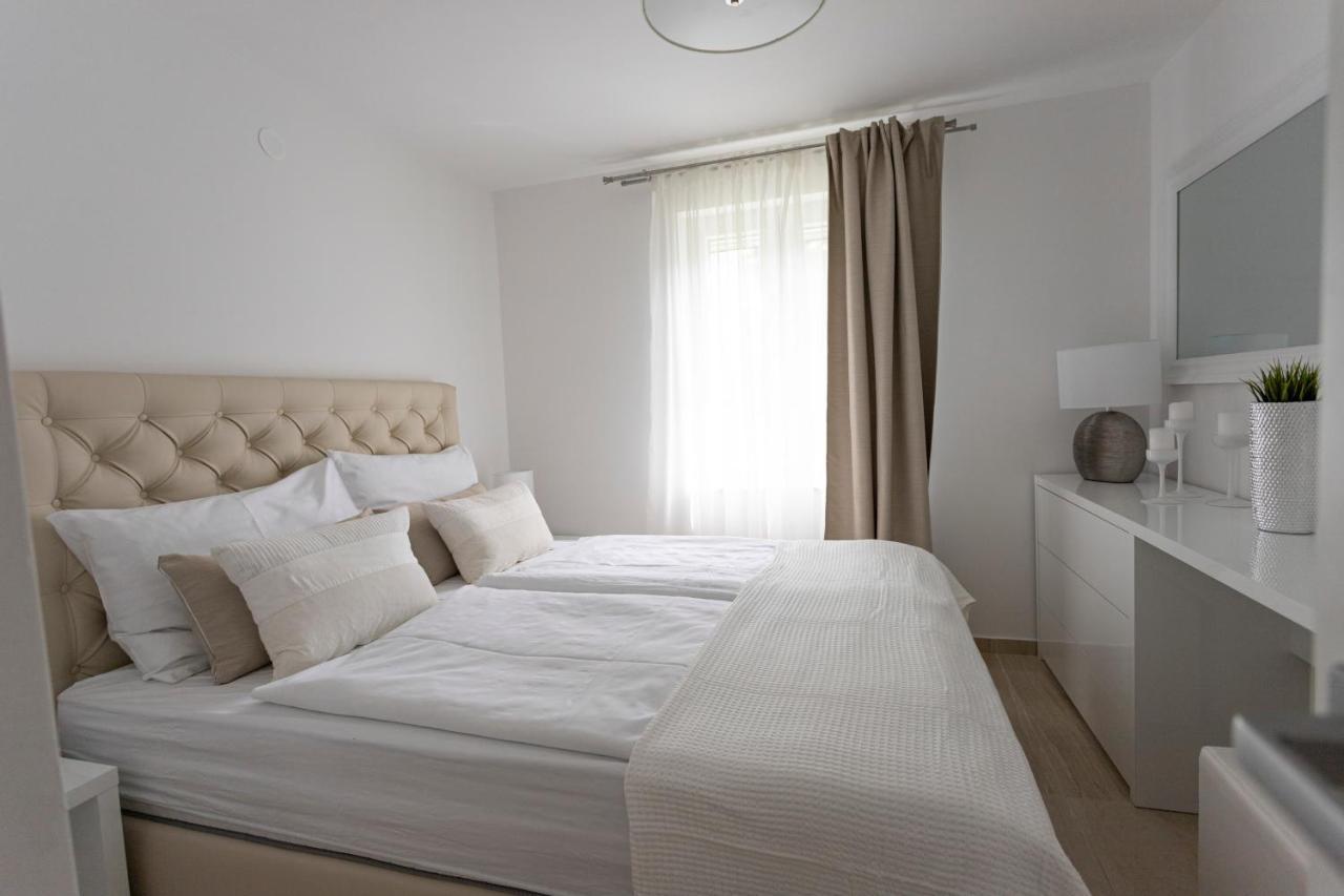 Luxury Mantinela Apartment Malinska Luaran gambar